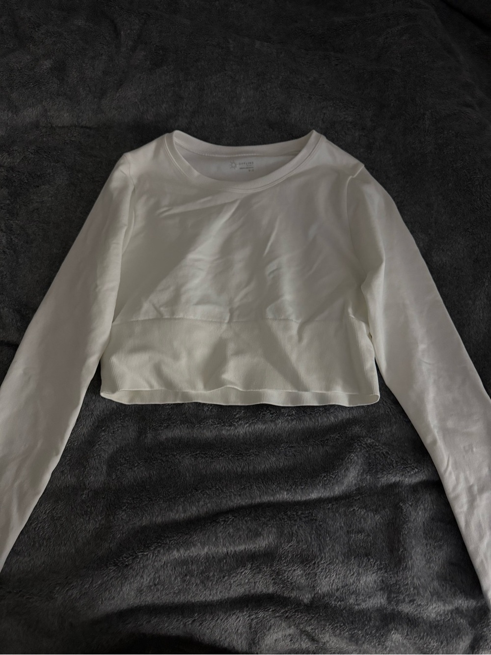 American Eagle Outfitters White Cropped Long-Sleeve Tee